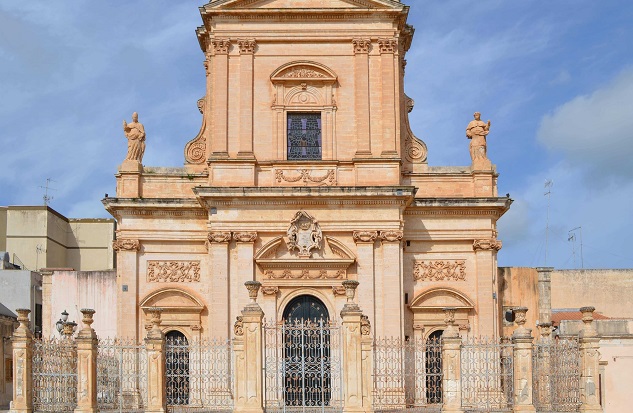 Al via i lavori di restauro della facciata, del sagrato e della cancellata della Basilica di Santa Maria Maggiore a Ispica