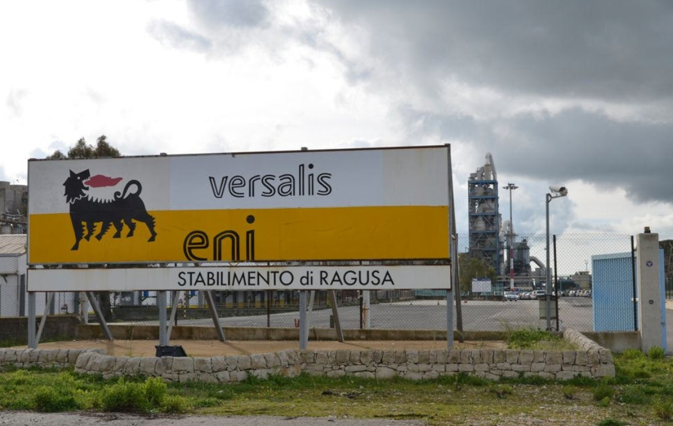 Versalis Ragusa: garanzie occupazionali nella transizione green, ma i sindacati si dividono