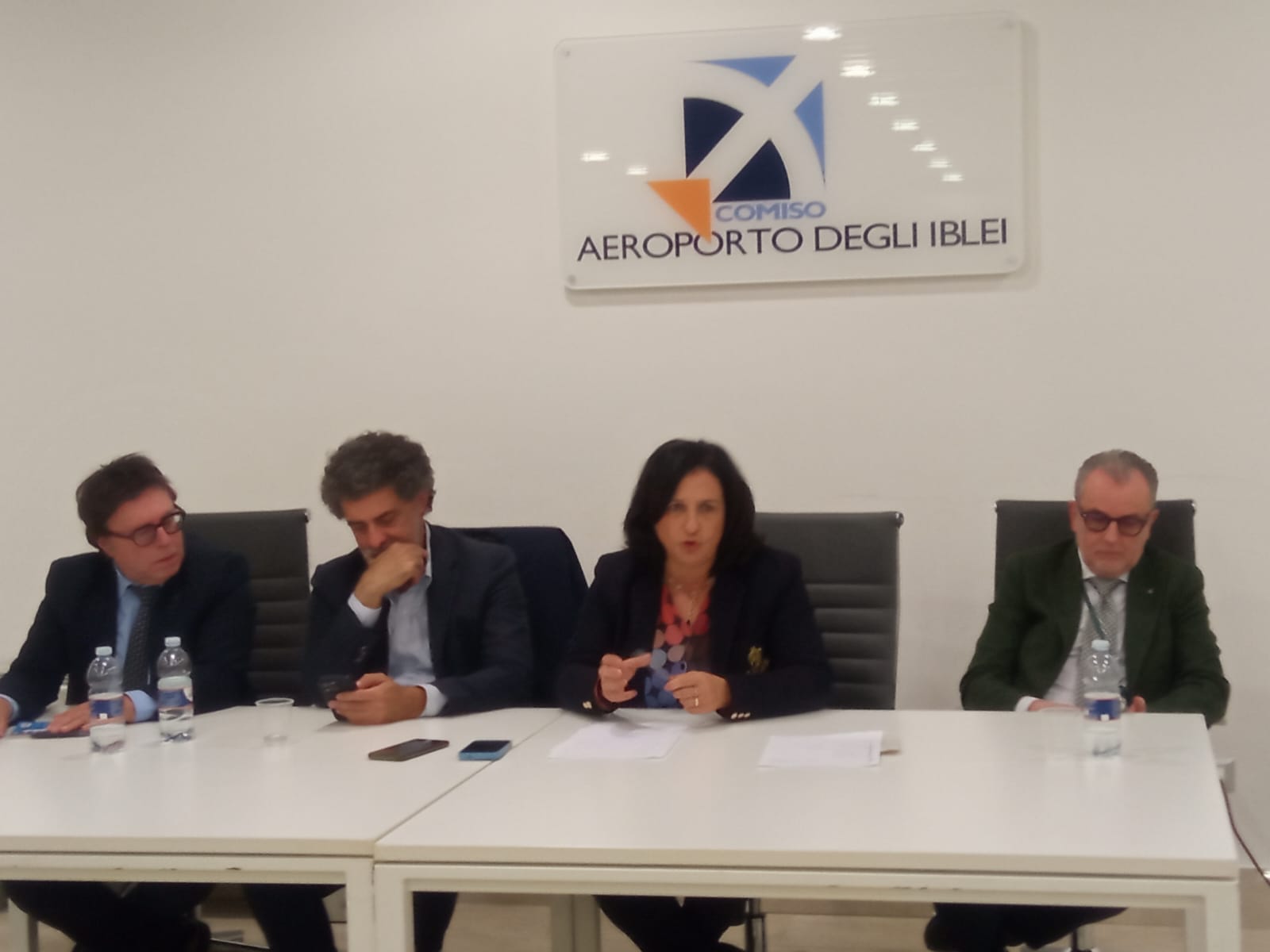 Un comitato permanente dei sindaci per l’aeroporto di Comiso: gli aiuti della Regione non siano una tantum