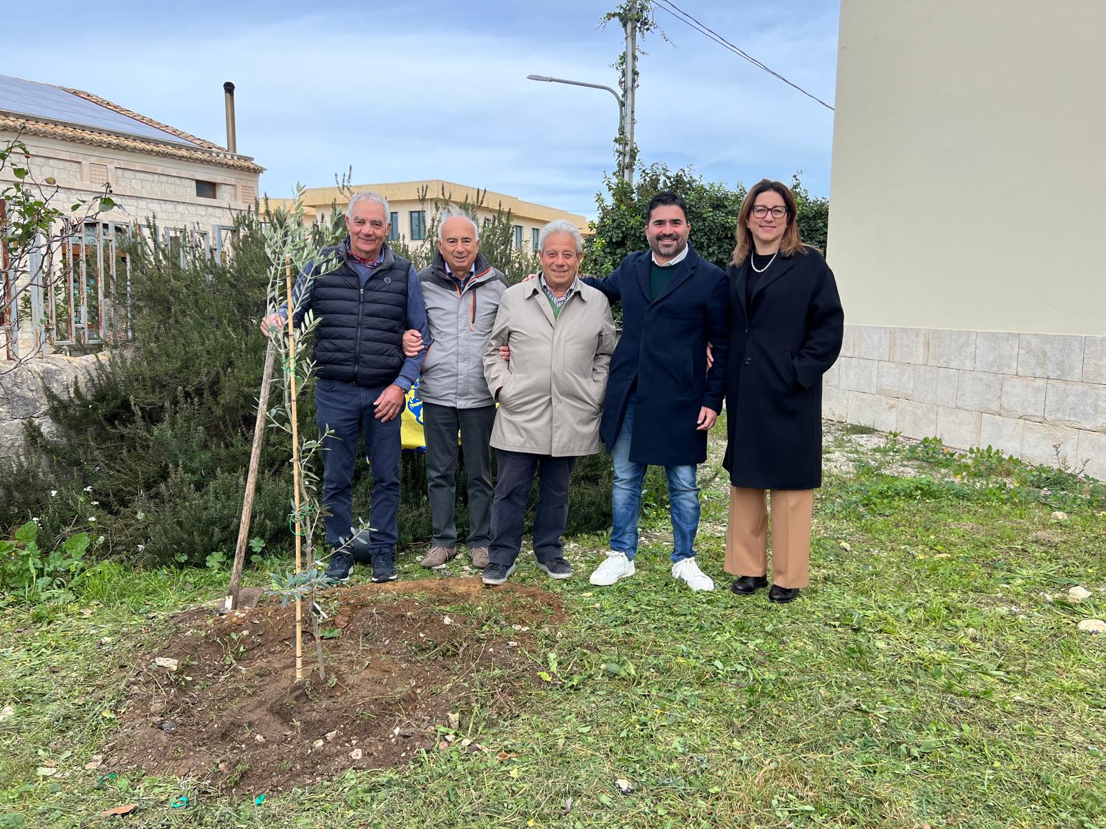 Giornata dell’albero, dal Lions Club Modica trenta alberi piantumati a Frigintini