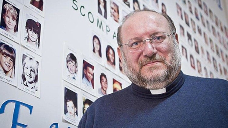 Don Fortunato di Noto a Scicli per parlare di disagio giovanile