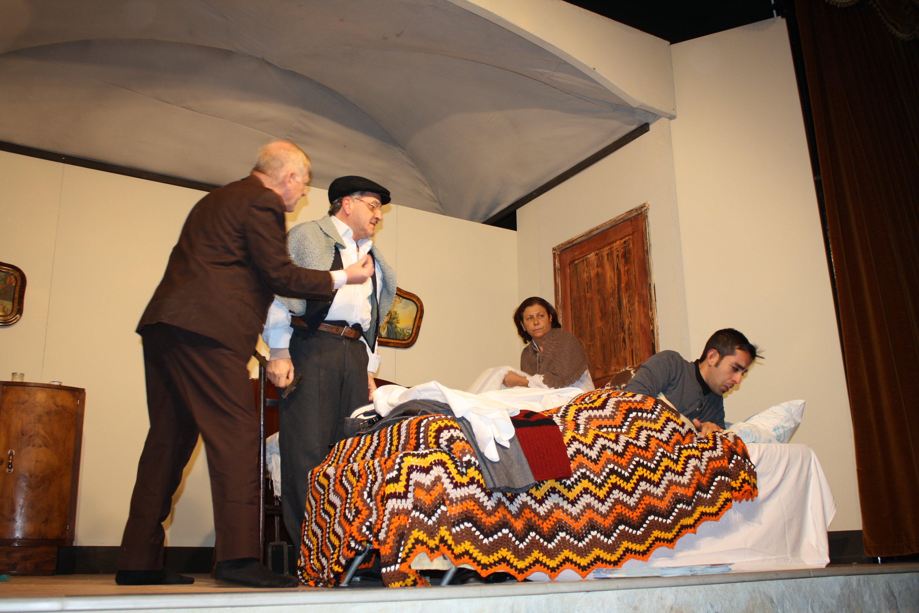 Natale in casa Cupiello, gli Amici del Teatro ai Salesiani di Ragusa