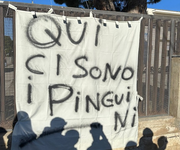 Ragazzi lasciati al freddo, da due giorni in sciopero: succede al “Fermi” di Vittoria