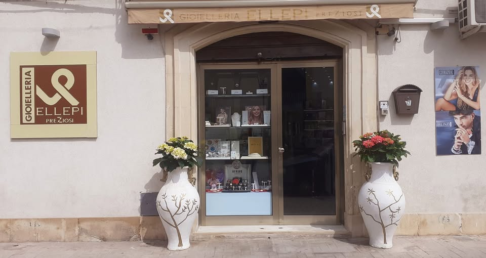 Furto in gioielleria a Scicli. I ladri in via Santa Maria La Nova da “Ellepi”