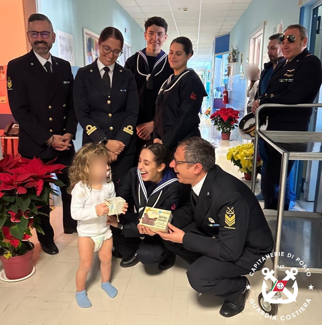 La Capitaneria di Porto di Pozzallo porta conforto ai piccoli pazienti negli ospedali di Ragusa e Modica