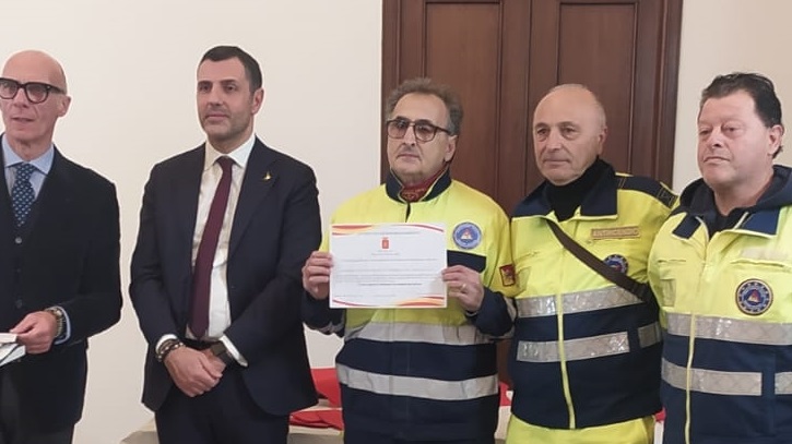 Il Comune di Caltanissetta conferisce un attestato di ringraziamento ai volontari di protezione civile di Comiso