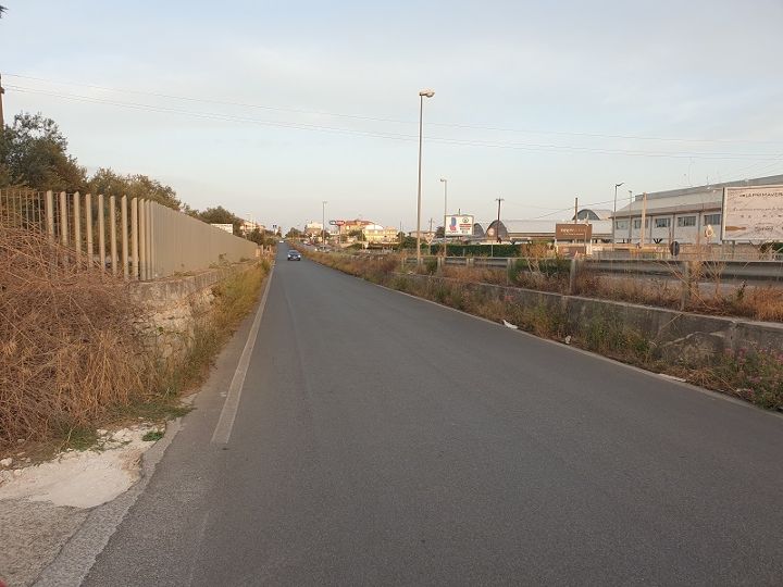 Chiude un tratto di viale delle Americhe il 21 gennaio in direzione Comiso-Catania per la potatura di un albero