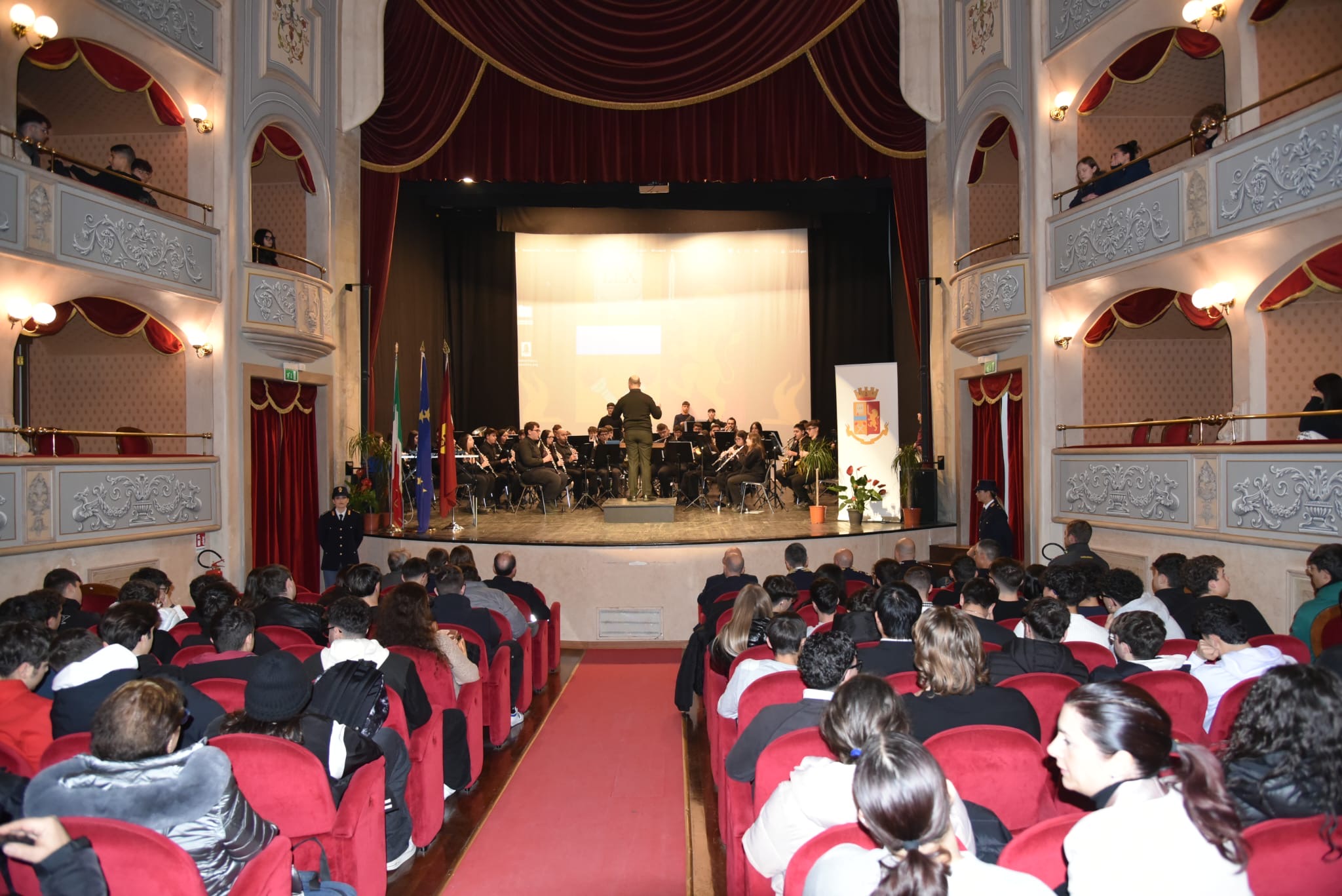 Modica: cultura della prevenzione e legalità al centro dell’incontro tra Polizia di Stato e studenti