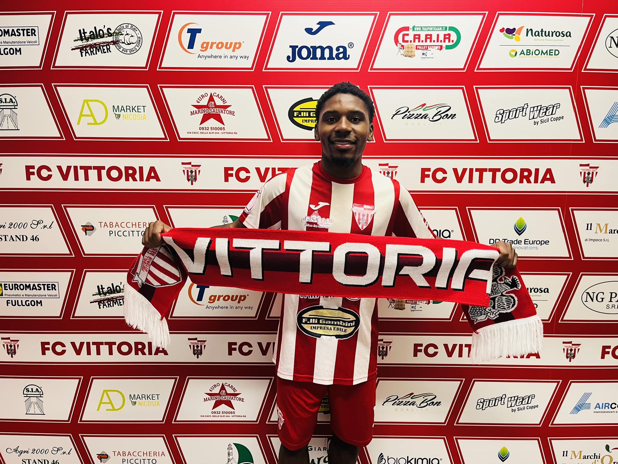 Il Vittoria si rafforza: tesserato il centrocampista dominicano Jorge Emilio De Jesus Rodriguez