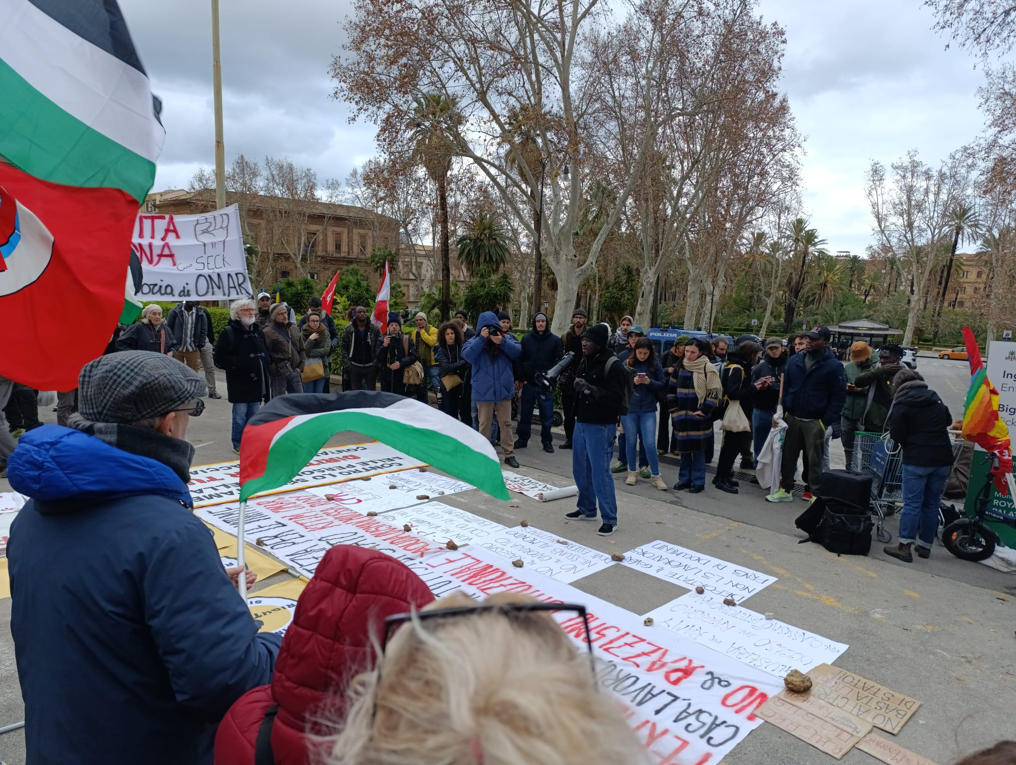 Oltre 250 migranti in protesta a Palermo: “Chiediamo dignità”