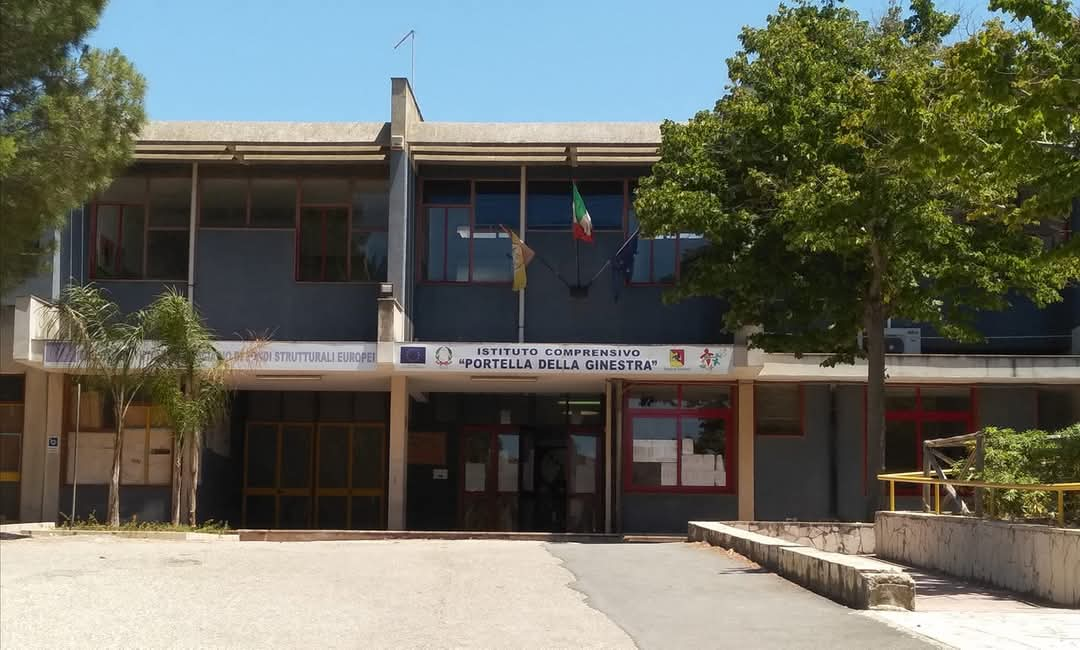 Flash Mob a Vittoria per i disagi nell’Istituto Portella della Ginestra
