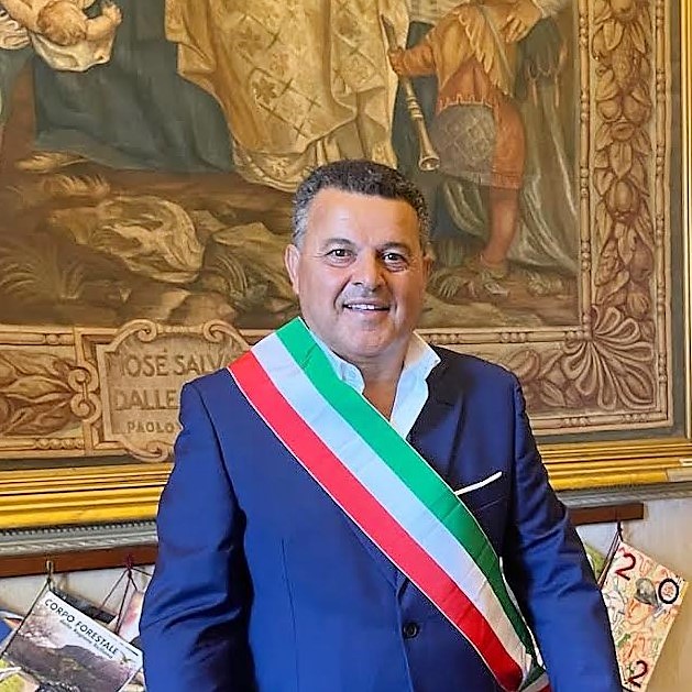 Truffatori o burloni. C’è chi a Scicli chiama a nome del sindaco Marino. Chiede soldi