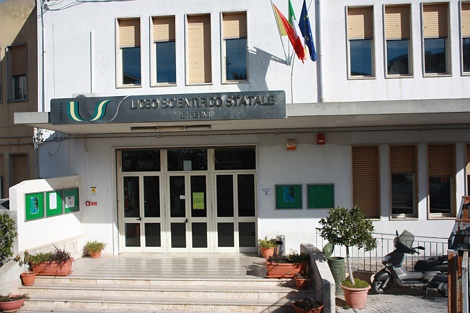 Iscrizioni 2025-26, maggiori scelte su Liceo Scientifico e Tecnico Tecnologico