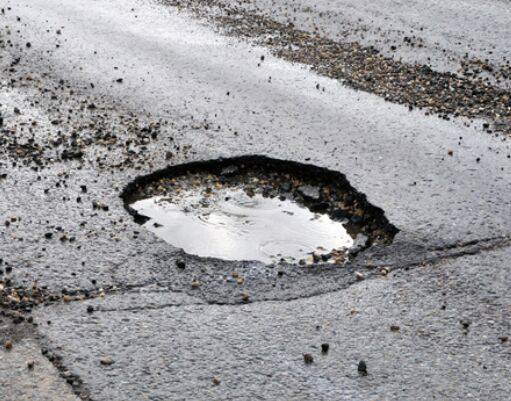 Il colabrodo di via Rovere a Scicli. Appello dei residenti di Jungi