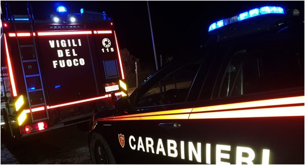 Due carabinieri di Comiso intossicati per l’incendio all’esterno di una casa. Tragedia sfiorata