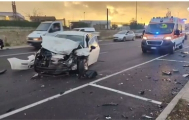 Scontro frontale a Modica: cinque feriti, evitata una strage per un soffio