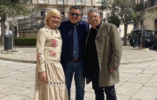 Antonella Elia, inviata di “Citofonare Rai 2” a Scicli. Ecco quando andrà in onda la puntata