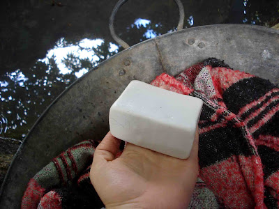 Storie di Sicilia: il tradizionale rito del sapone fatto in casa. Il mio ricordo