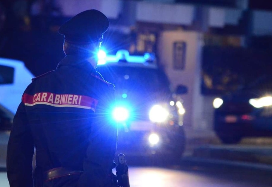 Chi gira senza assicurazione, chi senza casco: controlli dei Carabinieri da Marina a Casuzze