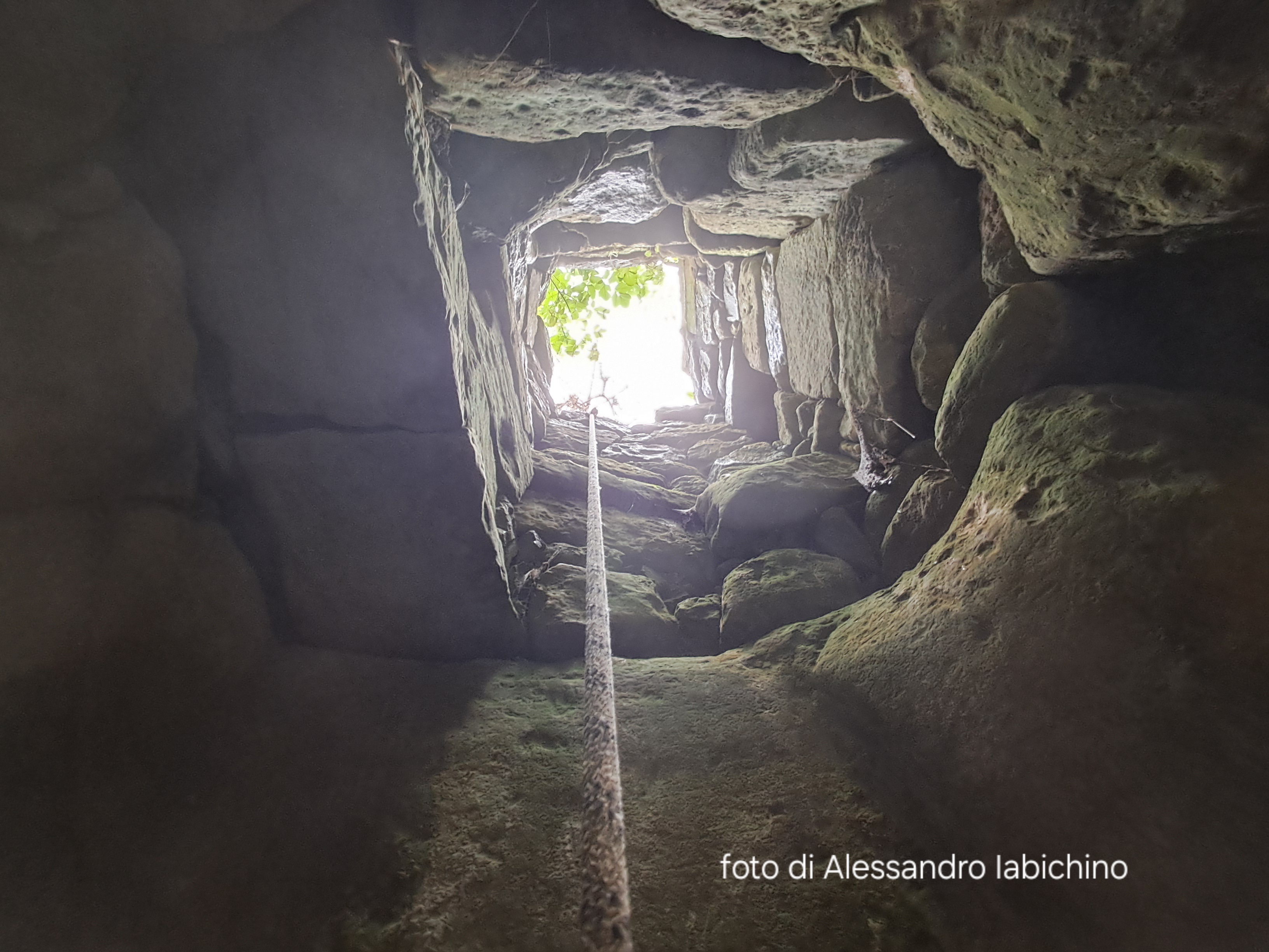 Scicli, scoperta una nuova thòlos sul colle di San Matteo. Si tratta di particolari monumenti funerari
