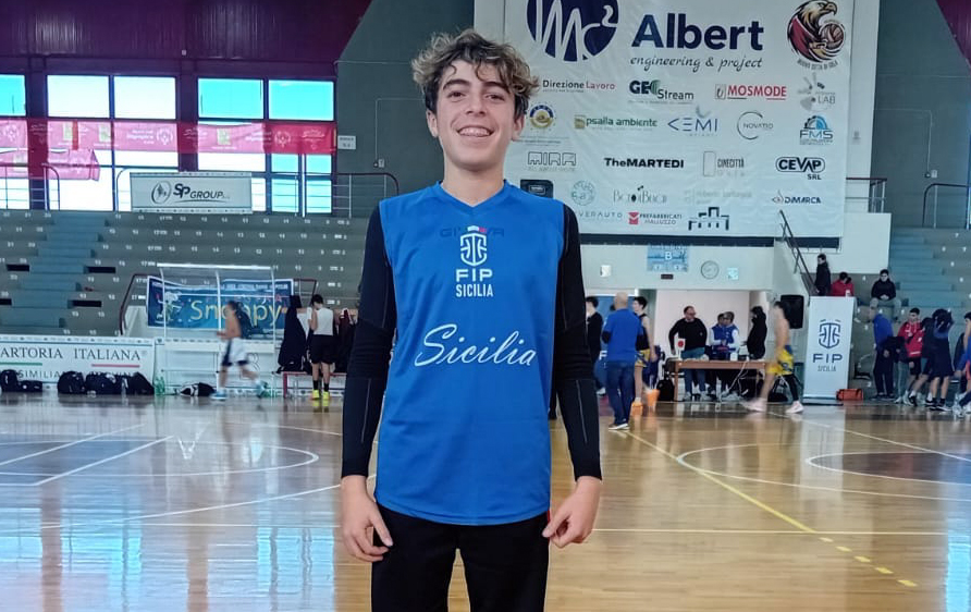 Stefano Donzella, 14 anni, chiamato nella Rappresentativa iblea di basket