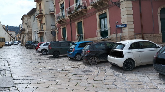 Lite in centro storico a Comiso. Due feriti