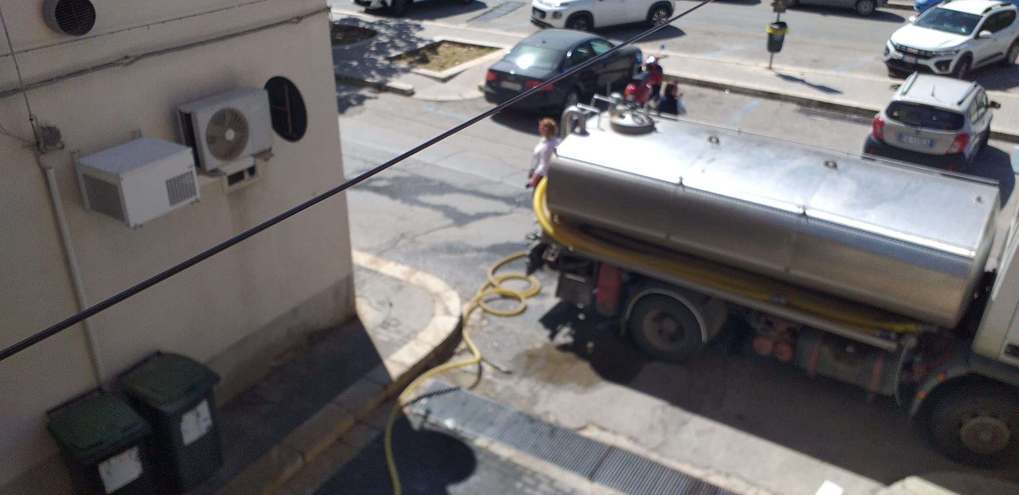 La corsa…all’acqua. Un guasto lascia a secco otto isolati al quartiere Logge a Scicli