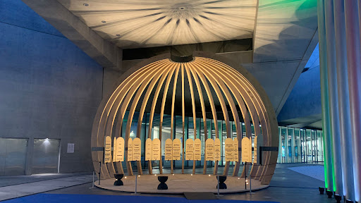 L’installazione “Non uccidere” di Emilio Isgrò e Mario Botta arriva a Scicli