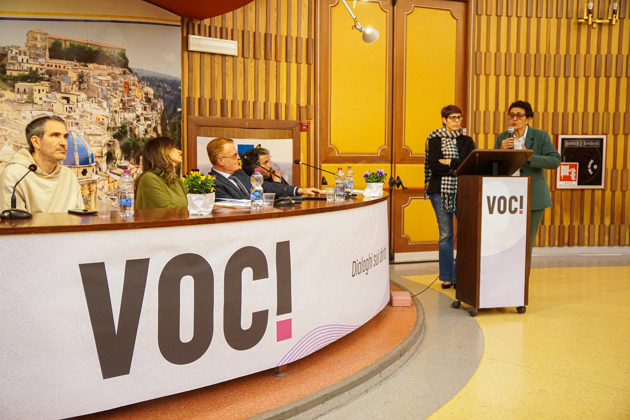 “VOCI”, al via a Ragusa il festival sui diritti: migranti, inclusione e sfide europee al centro della prima giornata