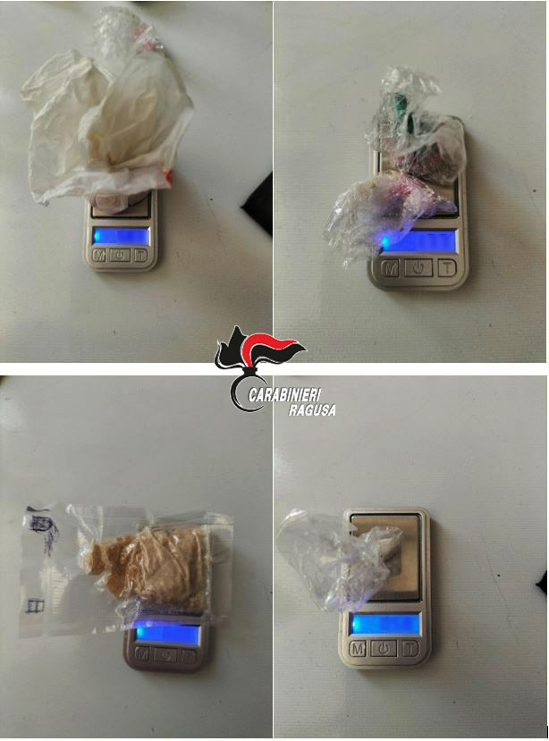 Sorpreso con metanfetamina e bilancini, in casa mini centrale dello spaccio