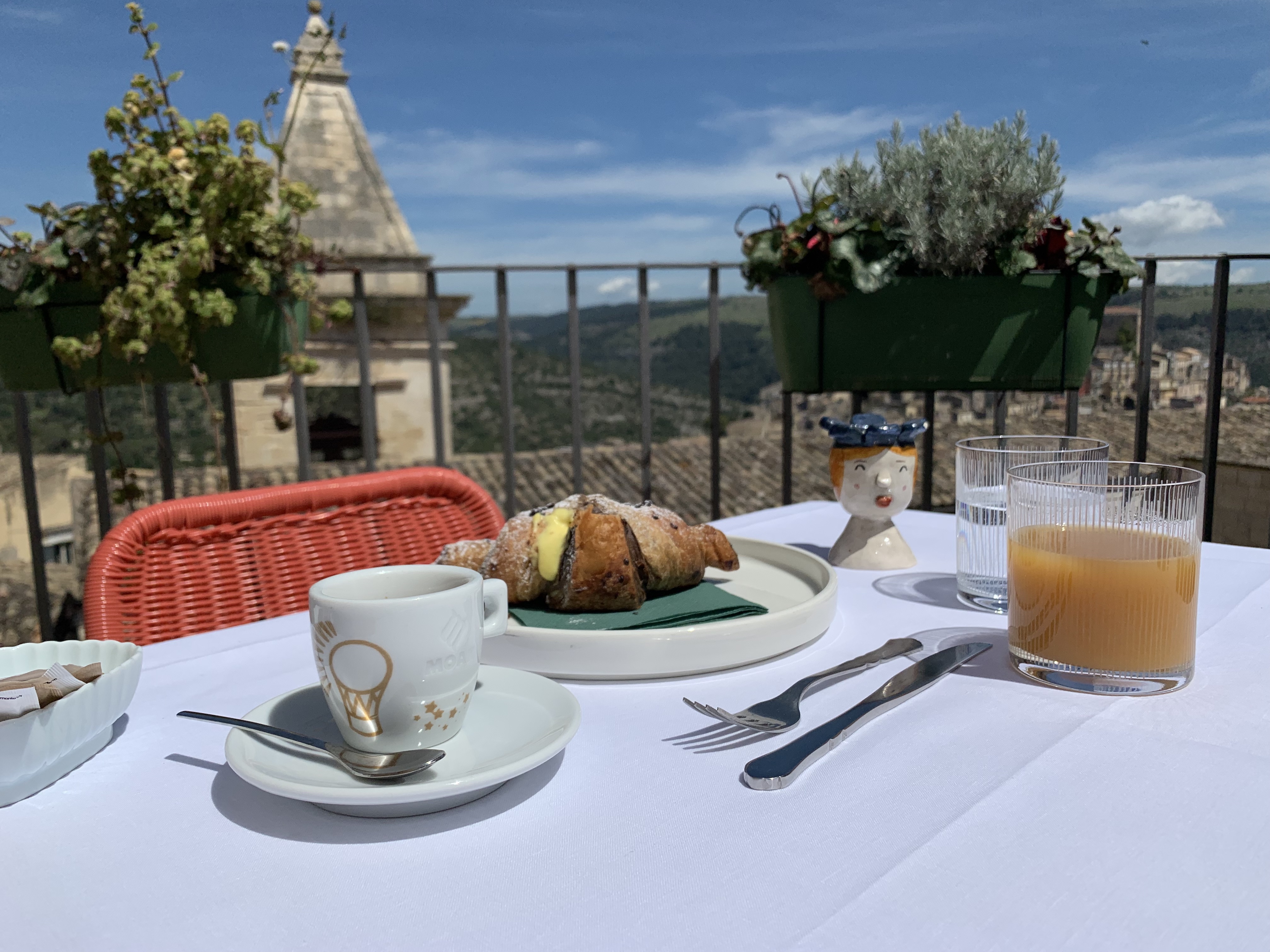 Tra scale e sapori: la colazione che ti fa riscoprire il tempo e il piacere della pausa