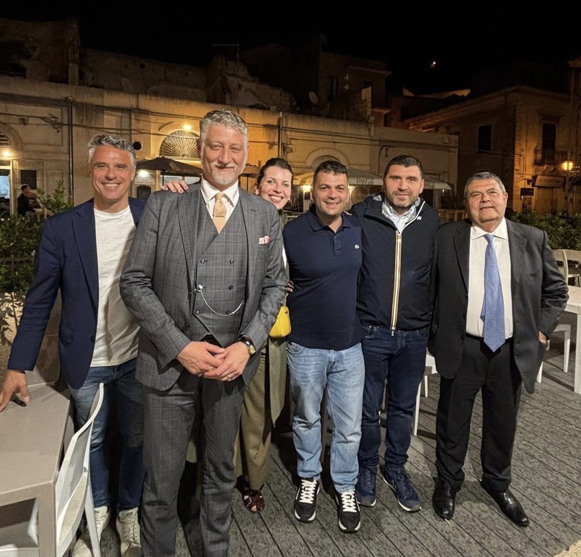 Scicli, sorpresa tra i vicoli barocchi: il Ministro Giuli già in città per l’invasione d’arte di Isgrò
