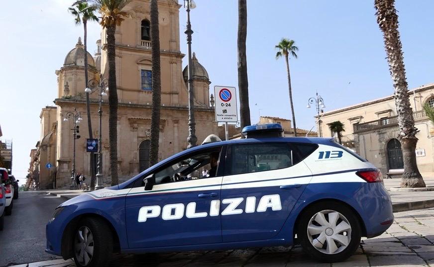 Notte di fuoco a Vittoria, 23enne ai domiciliari