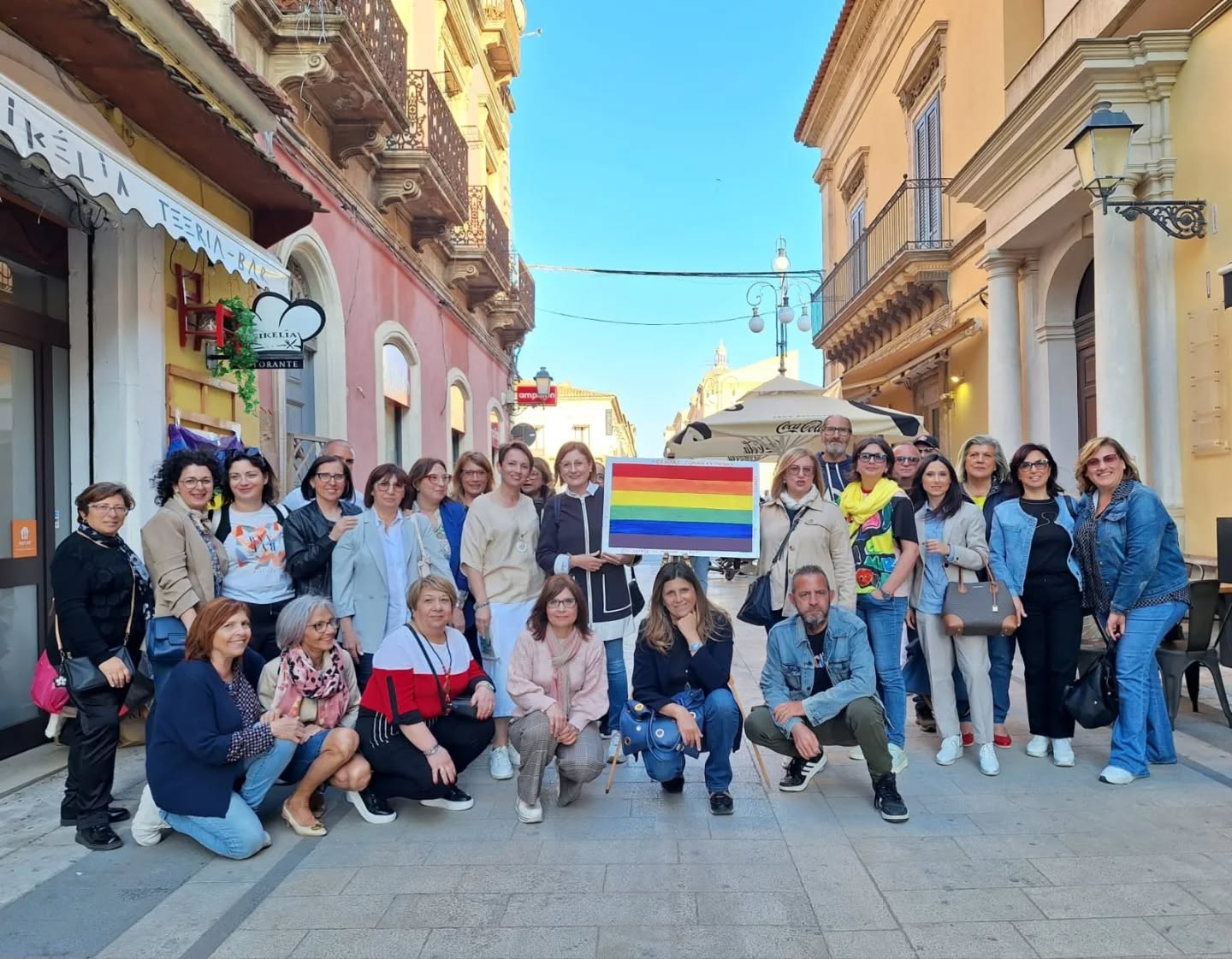Giornata contro l’omo-lesbo-transfobia a Vittoria. In via Cavour uno spazio di arte condivisa