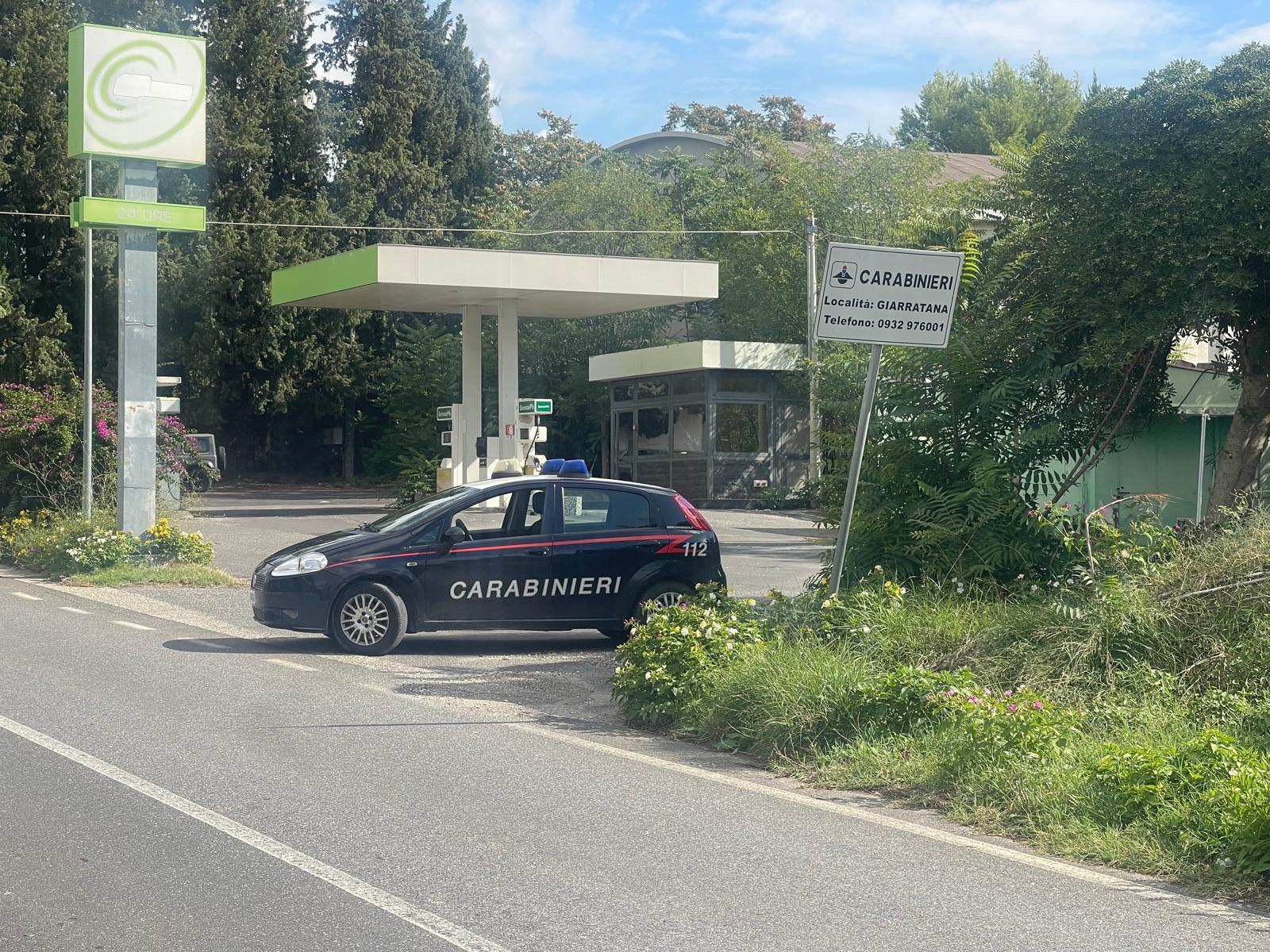 Svuota la cassa del supermercato: beccato dai carabinieri