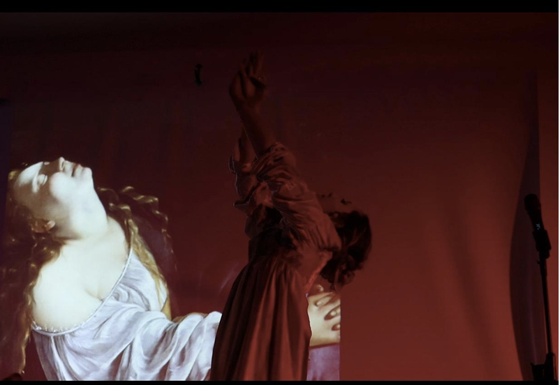 “Artemisia, la pittora”: quando il teatro rompe il silenzio e accende il coraggio