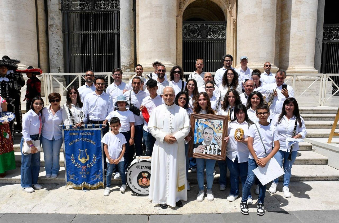 La banda di Ispica suona per il Papa: emozioni e simboli di speranza in Piazza San Pietro