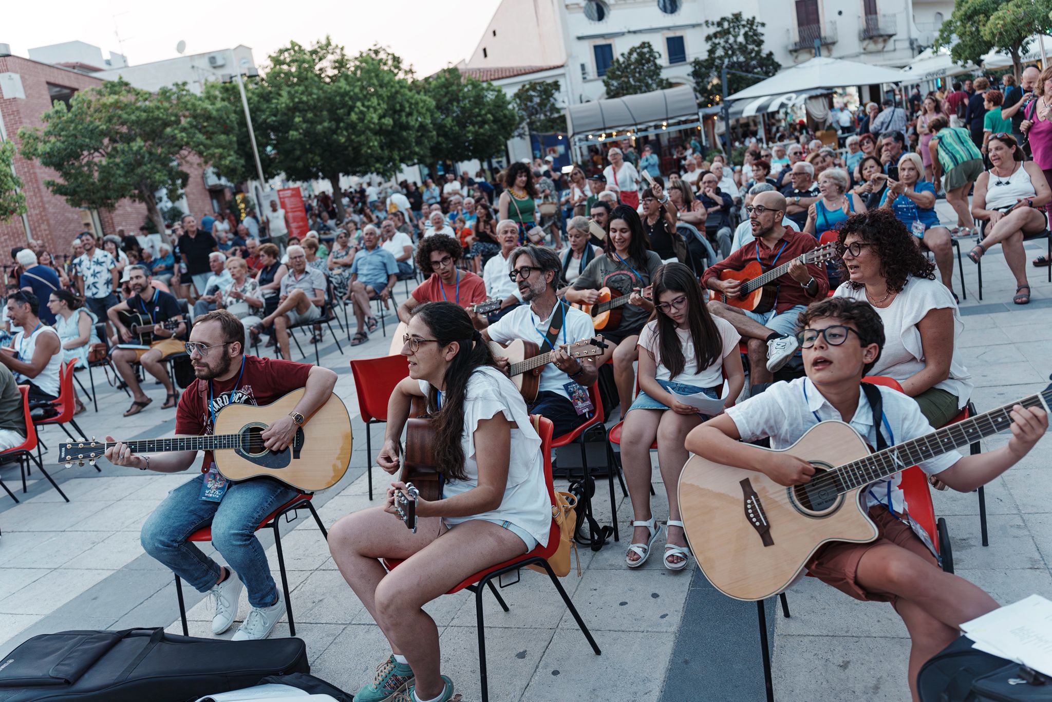 Notte di note a Ragusa: musica, chitarre e voci invadono il centro