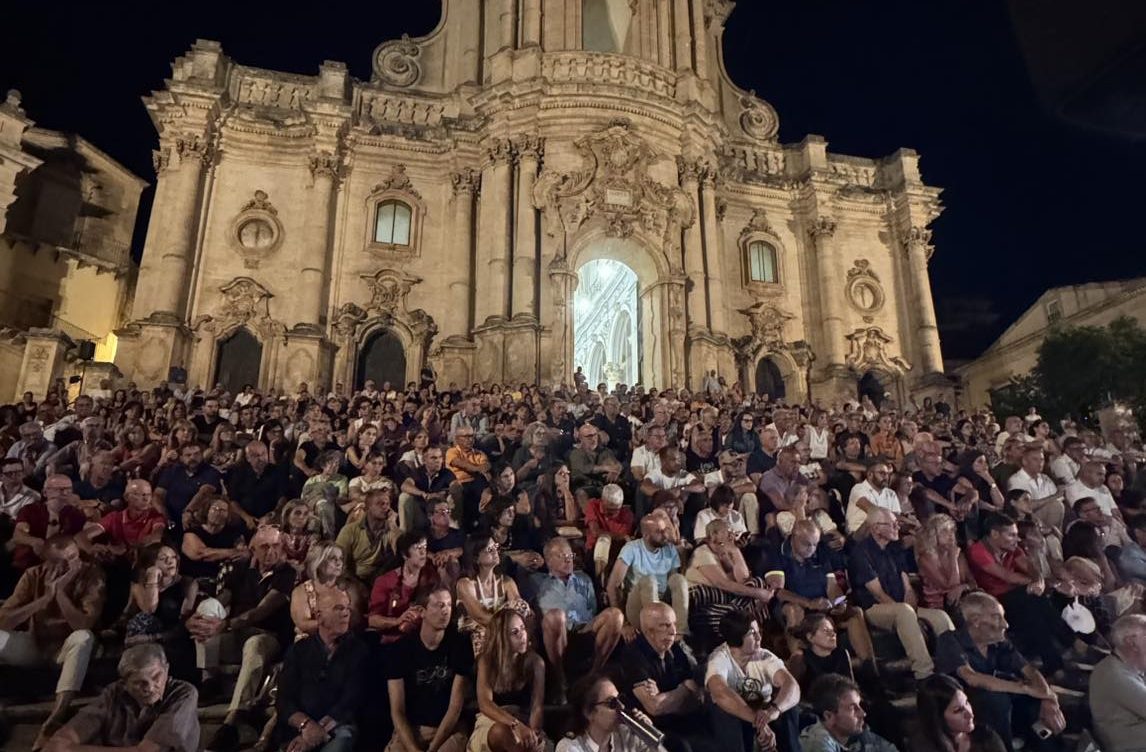 Modica, Saviano e i leoni da tastiera: una parola sola: NUTS!