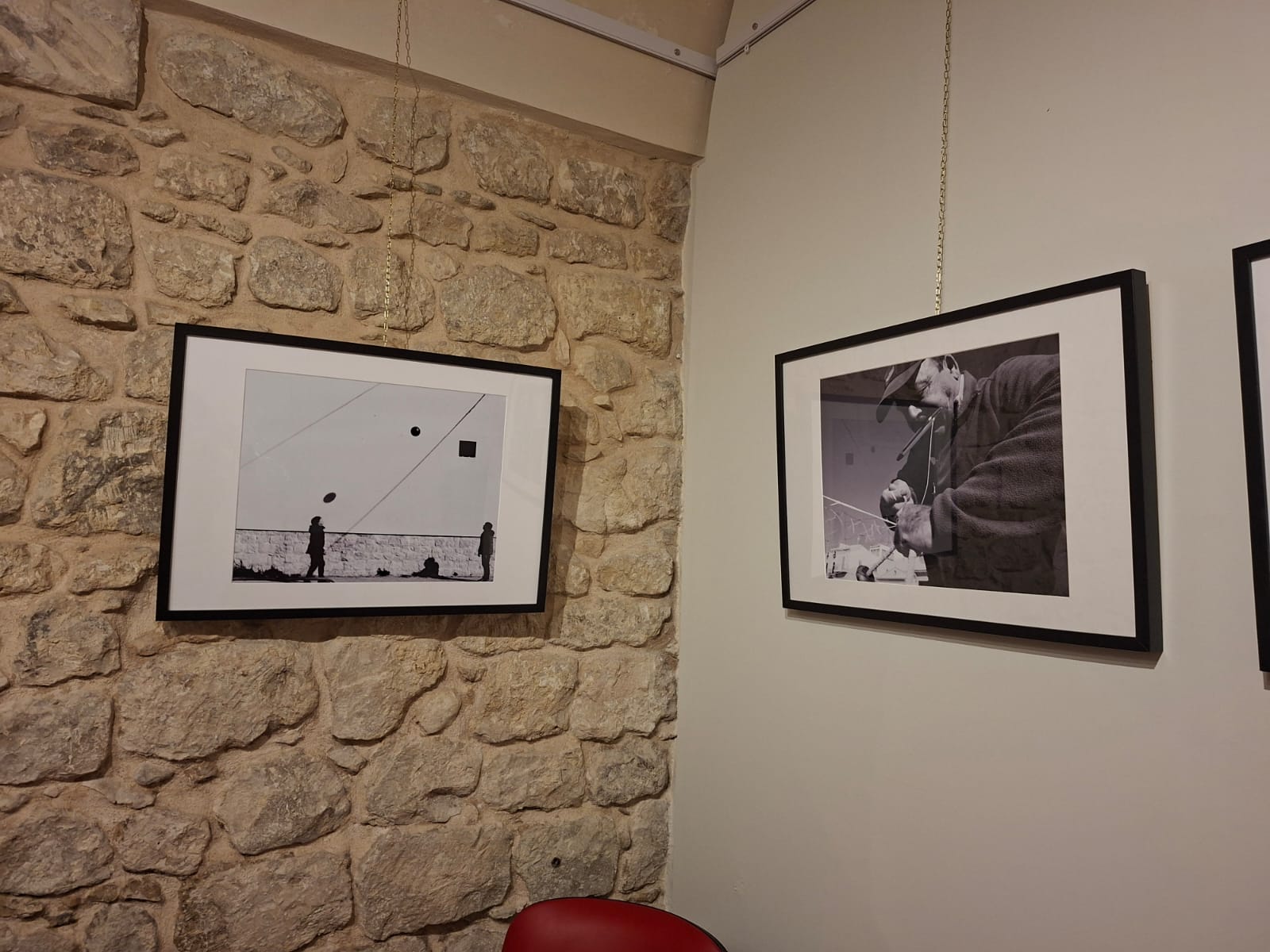 Immagini di vita e scorci della città: così Tonino Trovato racconta la sua Scicli nella mostra fotografica visitabile fino al 30 luglio