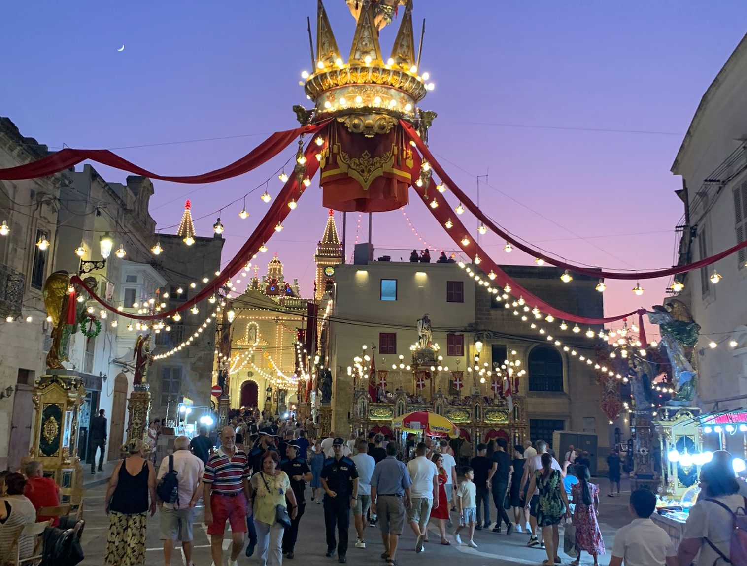Fuochi, arazzi e statue a cavallo: ecco come si festeggia San Giorgio a Malta. Potrebbe nascere un gemellaggio con San Giorgio di Ibla. FOTO GALLERY