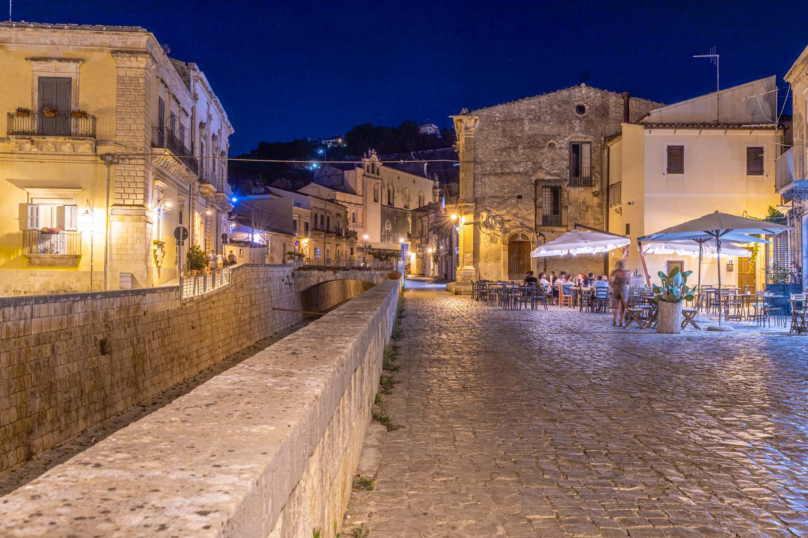 Scicli si riprende la notte con l’arte: nasce S.O.N.A., la rivoluzione culturale sotto le stelle