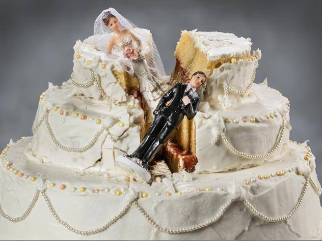 Ragusa: 76enne perseguita donna e l’accusa di aver fatto finire il matrimonio della figlia. Per lui, braccialetto elettronico