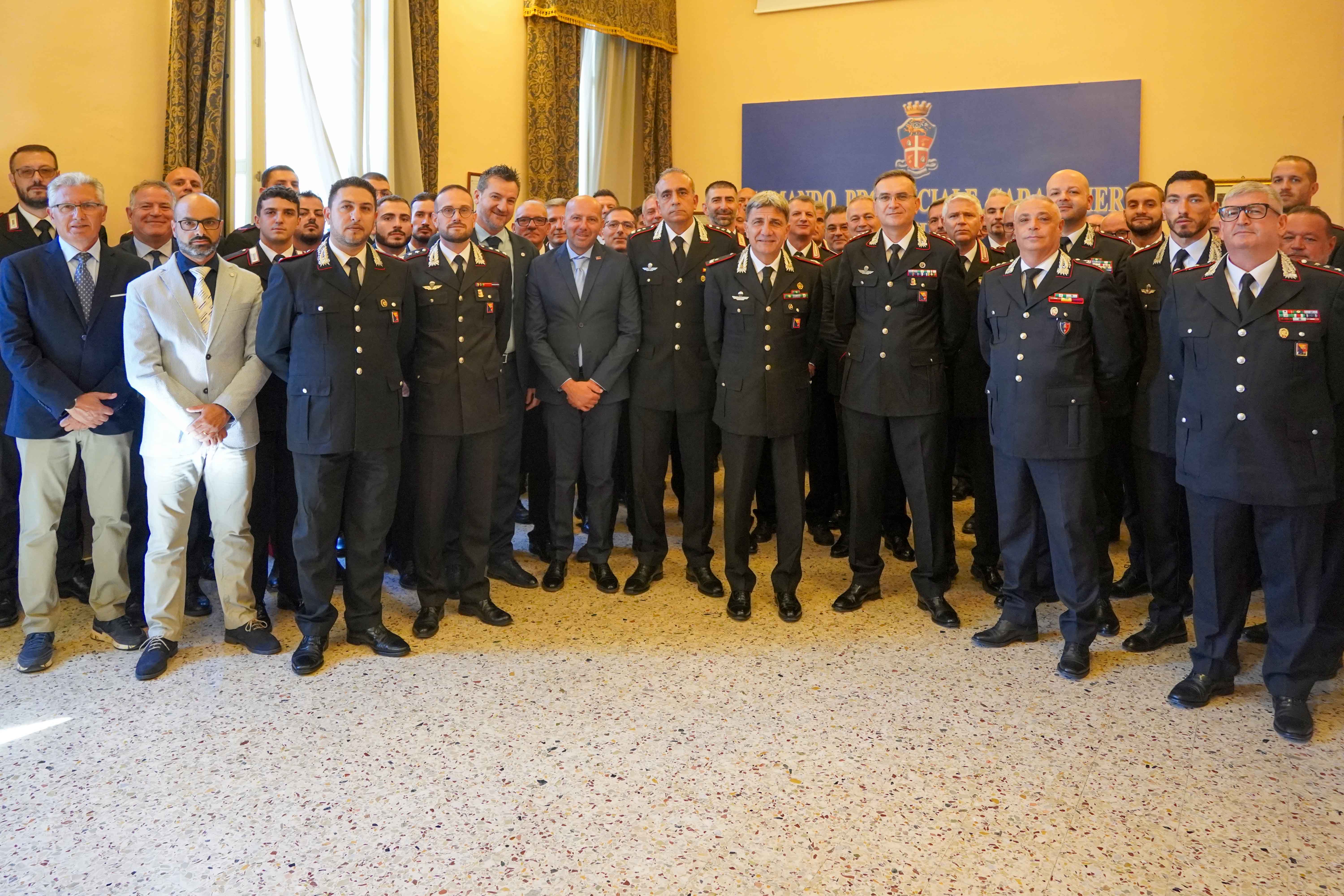 Ragusa, l’Arma si compatta: visita solenne del Generale Del Monaco
