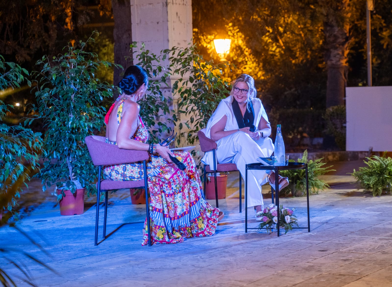 Donnalucata celebra il ritorno di Barbara Palazzolo: tra candele, libri e ispirazione