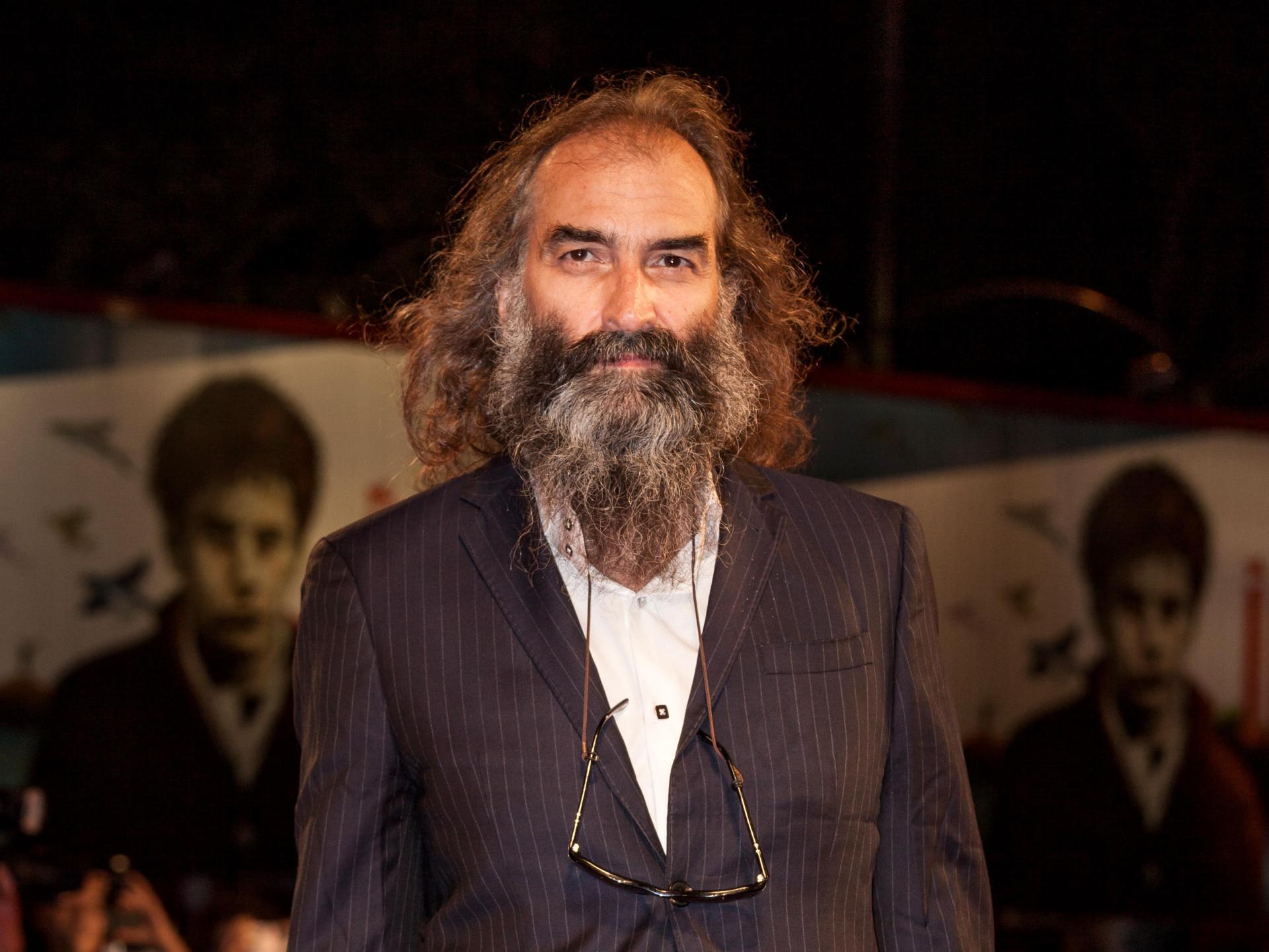 Warren Ellis in concerto all’alba: un evento irripetibile al Museo della Pietra di Sampieri