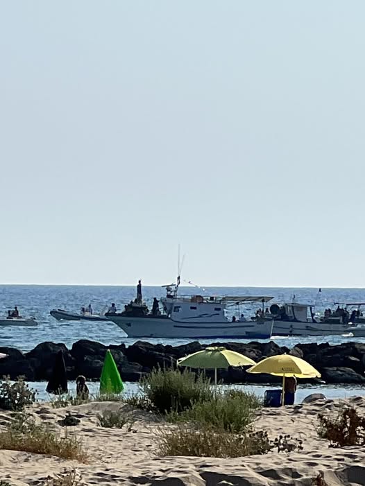 La “varchiata” dell’Assunta. Nel mare fra Donnalucata e Cava d’Aliga oltre settanta imbarcazioni al seguito