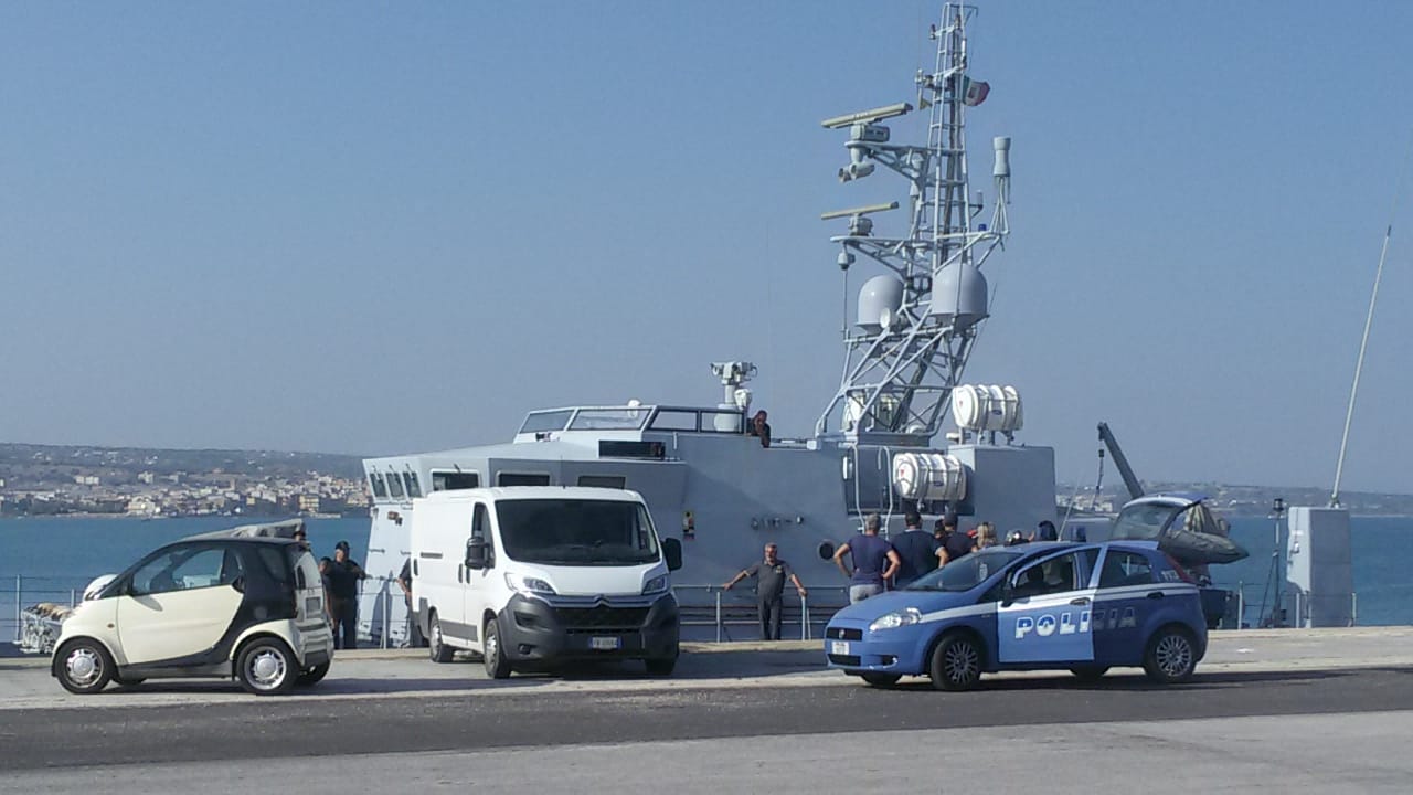 Una neonata e diciotto minori tra gli sbarcati a Pozzallo. Nuovo arrivo