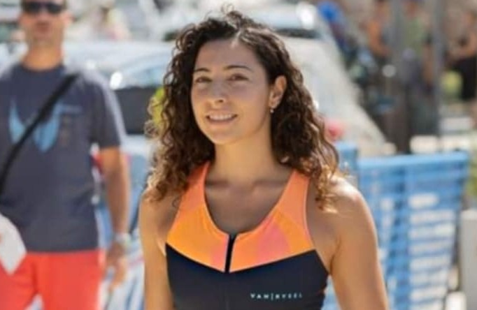 La vittoriese Giulia Senia attraversa a nuoto lo Stretto di Messina
