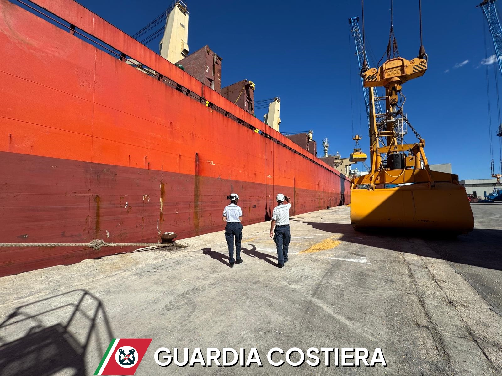 Pozzallo, nave mercantile bloccata in porto: gravi irregolarità